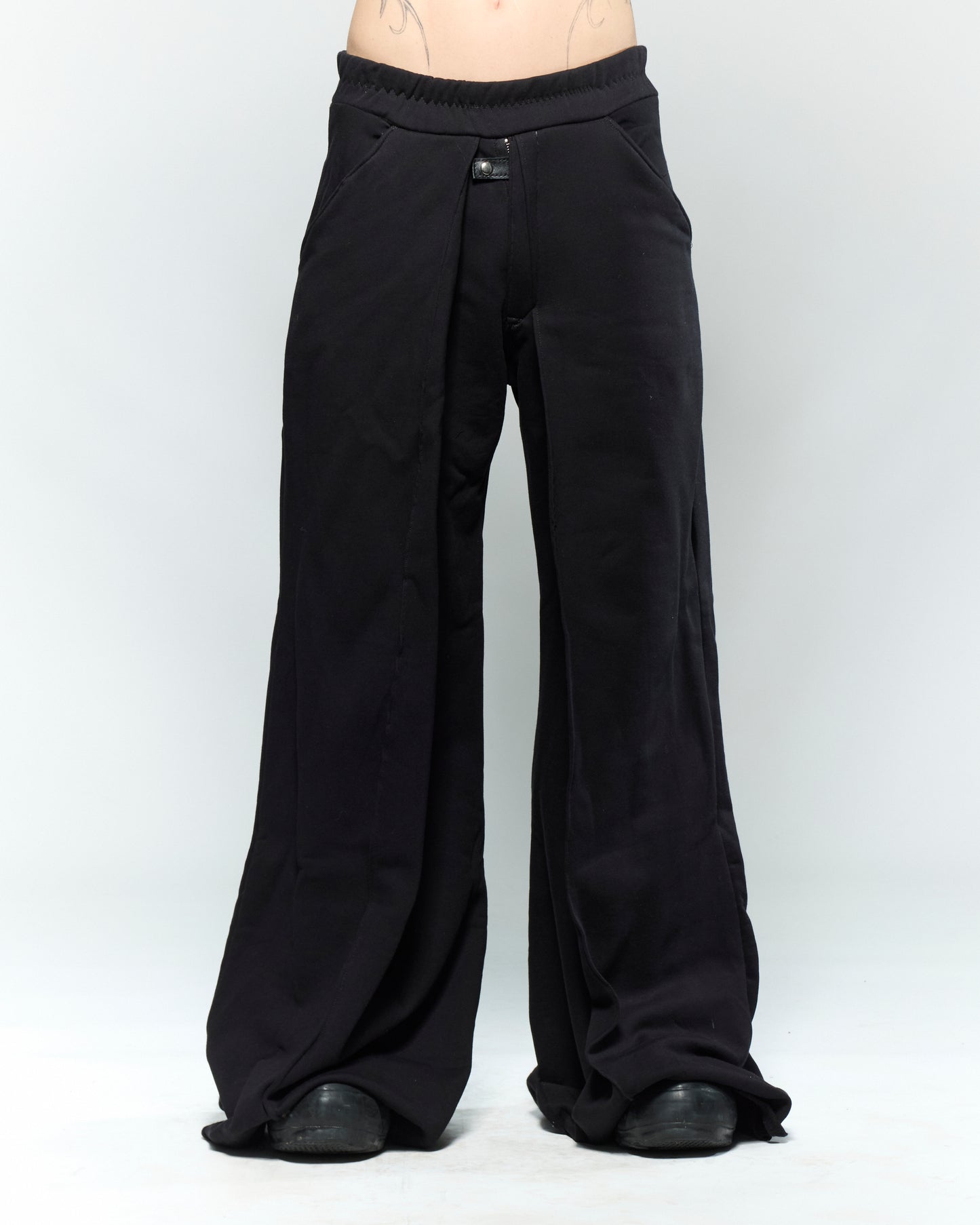 BOSEGA SWEATPANTS